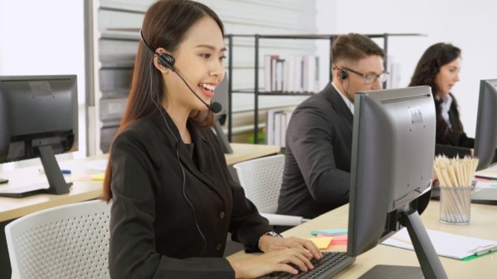 Hình ảnh hỗ trợ khách hàng jun88