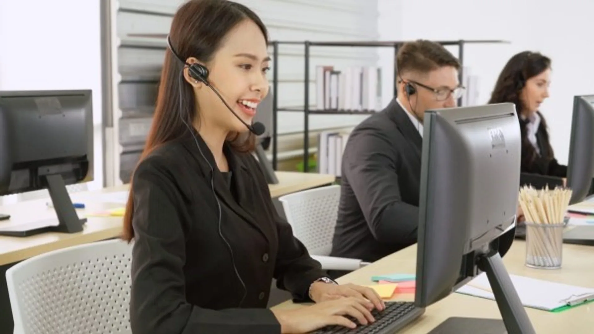 Hình ảnh hỗ trợ khách hàng jun88